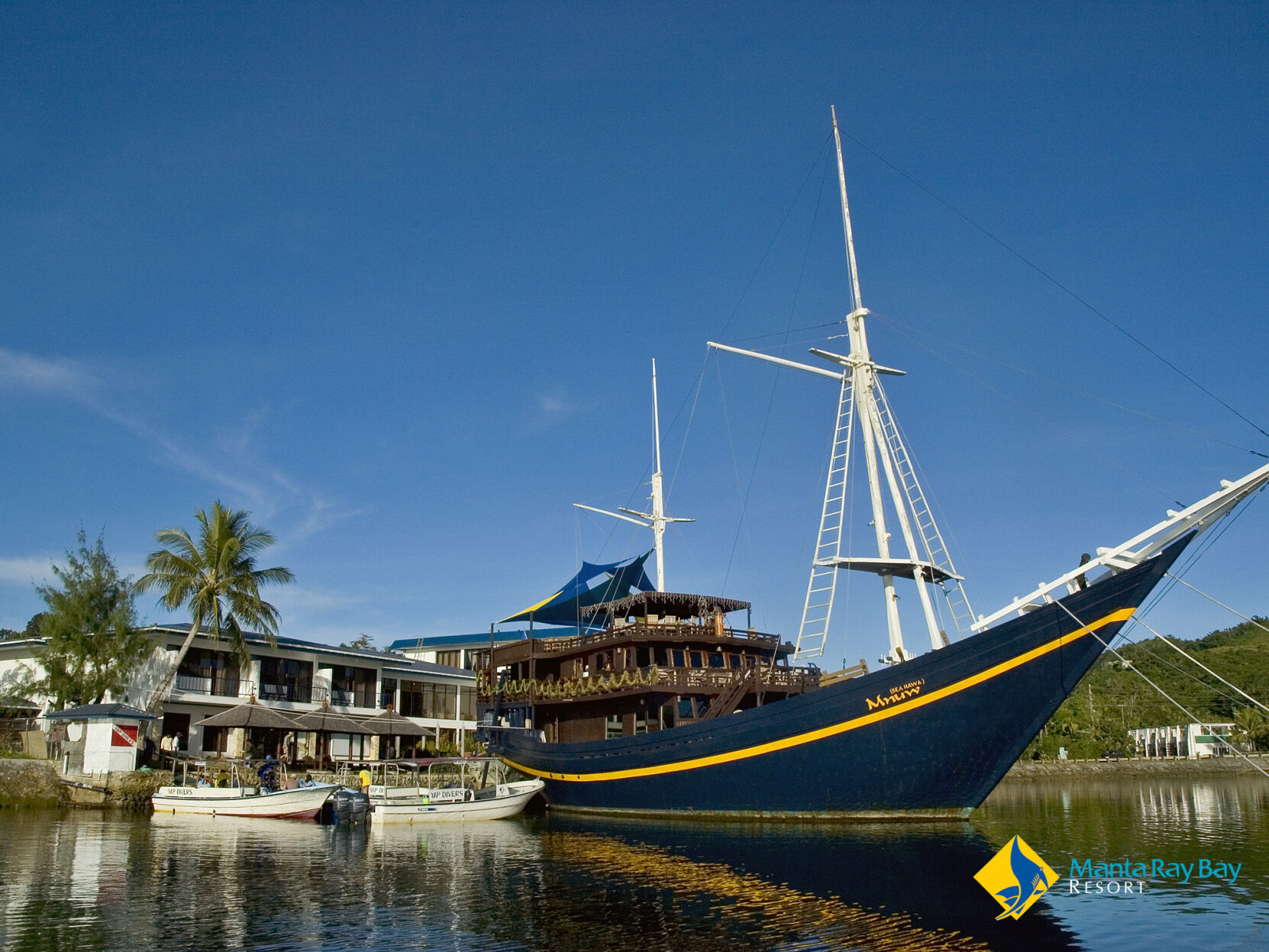 Manta Ray Bay Hotel and the Mnuw